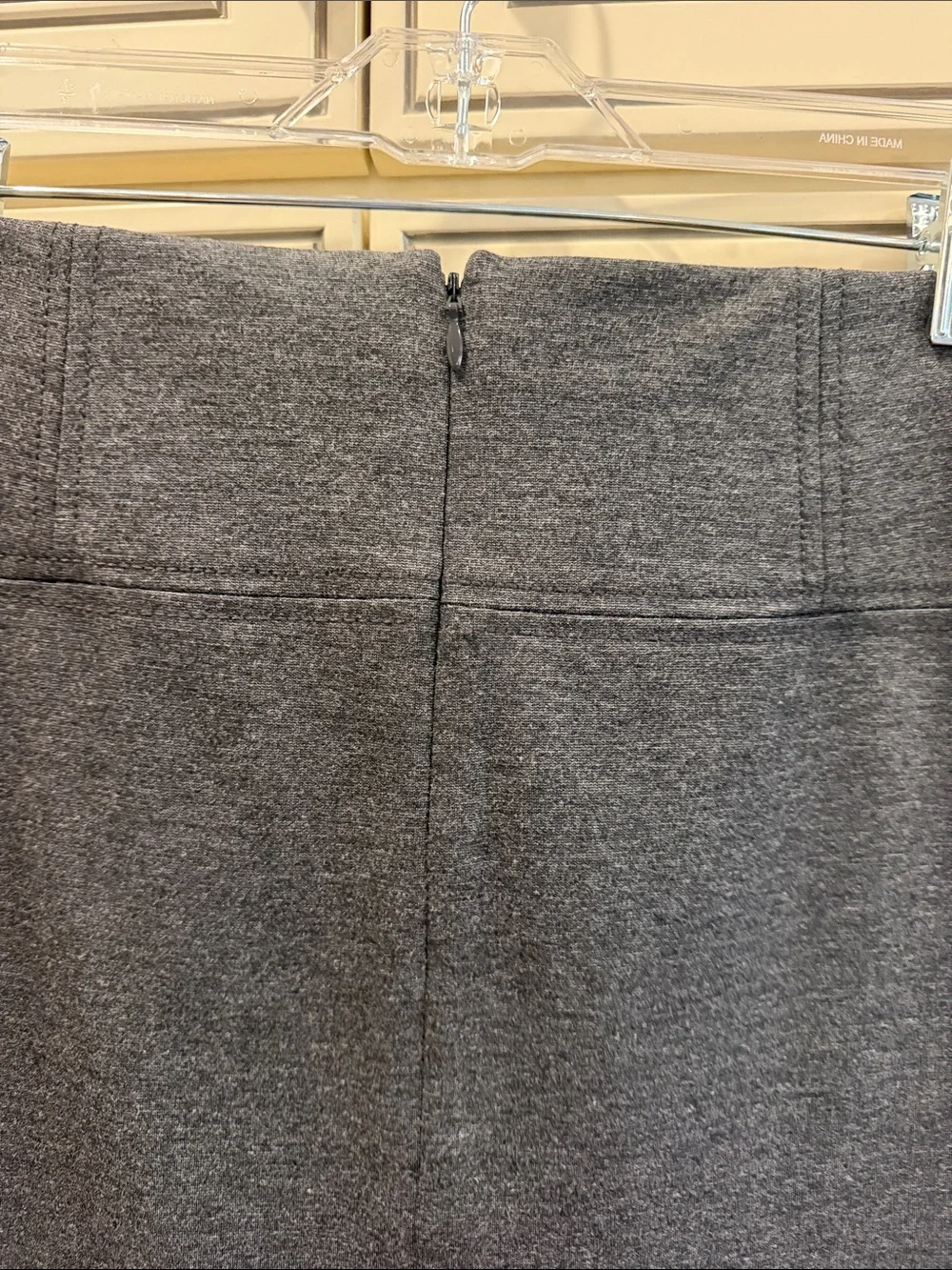 Ann Taylor Classic Dark Gray Pencil Skirt - Sleek Women's Workwear